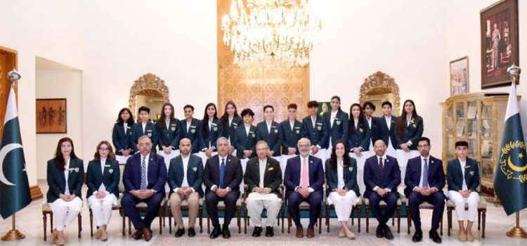 President Alvi Meets National Football Teams and Normalization Committee to Discuss Football’s Future in the Country